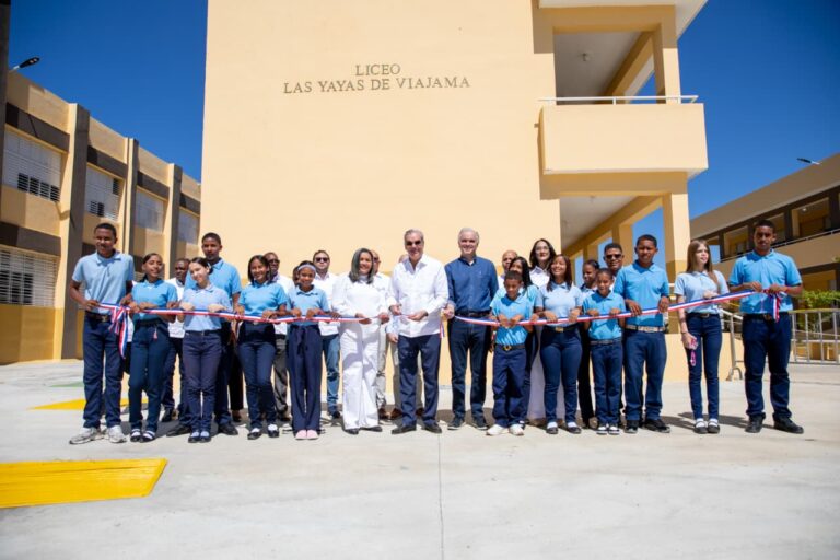 Abinader inaugura Liceo Las Yayas de Viajama en Azua con capacidad para más de 595 estudiantes