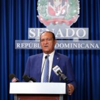 Senador Antonio Marte y comunitarios de Villa Los Almácigos denuncian tala indiscriminada de pinos y solicitan una inmediata intervención de las autoridades.