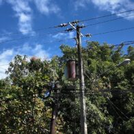 Residentes de Cambita cumplen cinco días sin luz; advierten continuarán las huelgas
