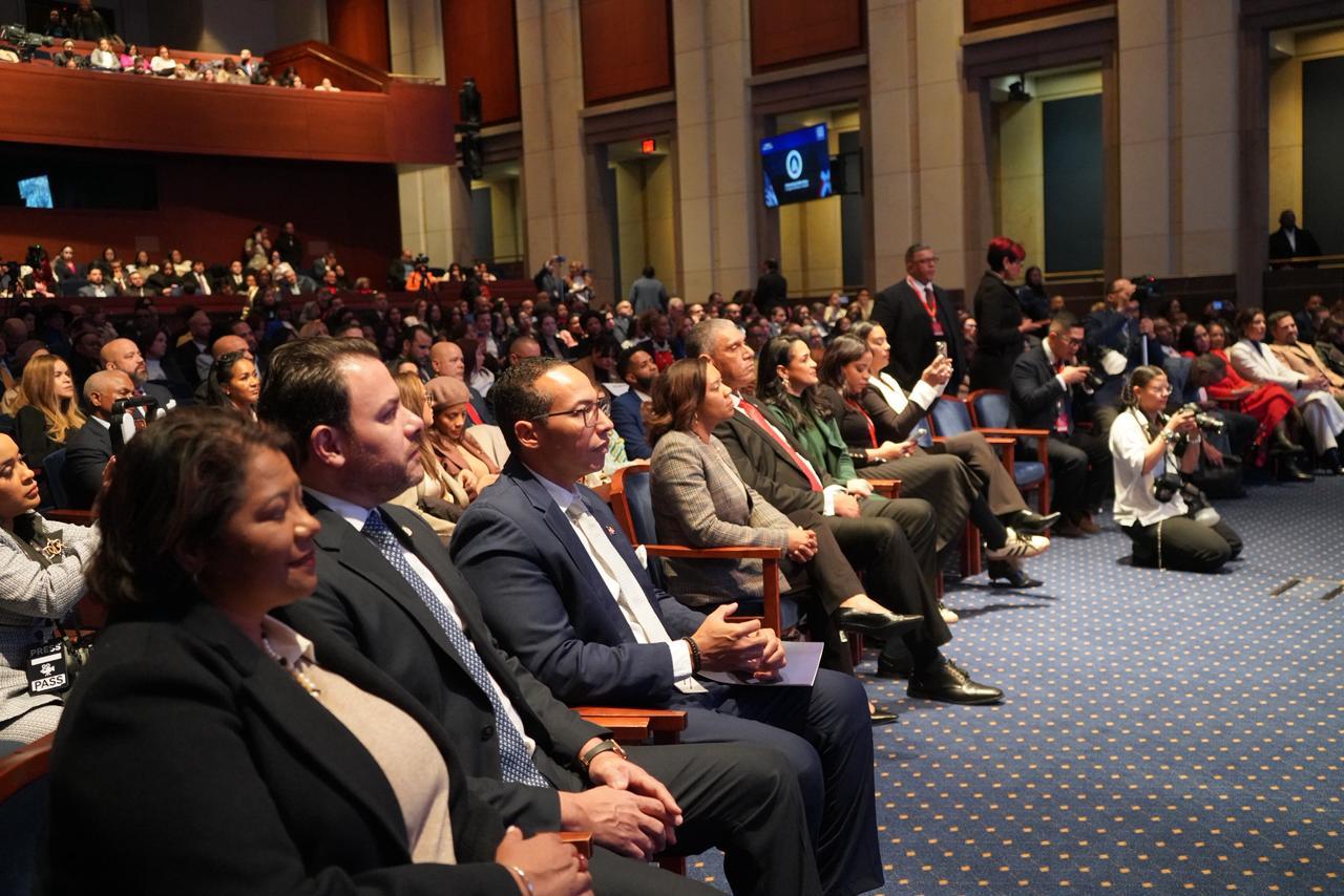 Cónsul Jesús Vásquez Martínez reafirma liderazgo dominicano en el Capitolio de EE.UU.