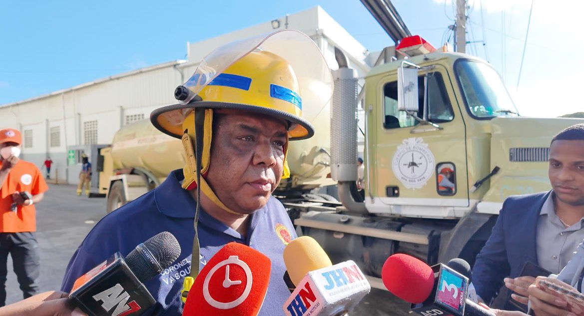 Incendio de fábrica en Haina ha sido controlado en un 50%, confirma jefe de Bomberos