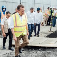 Ito Bisonó supervisa trabajos en la Calle del Sol en Santiago