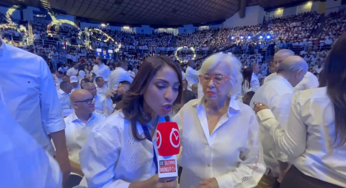Milagros Ortiz Bosch llama a la juventud a asumir la política con responsabilidad