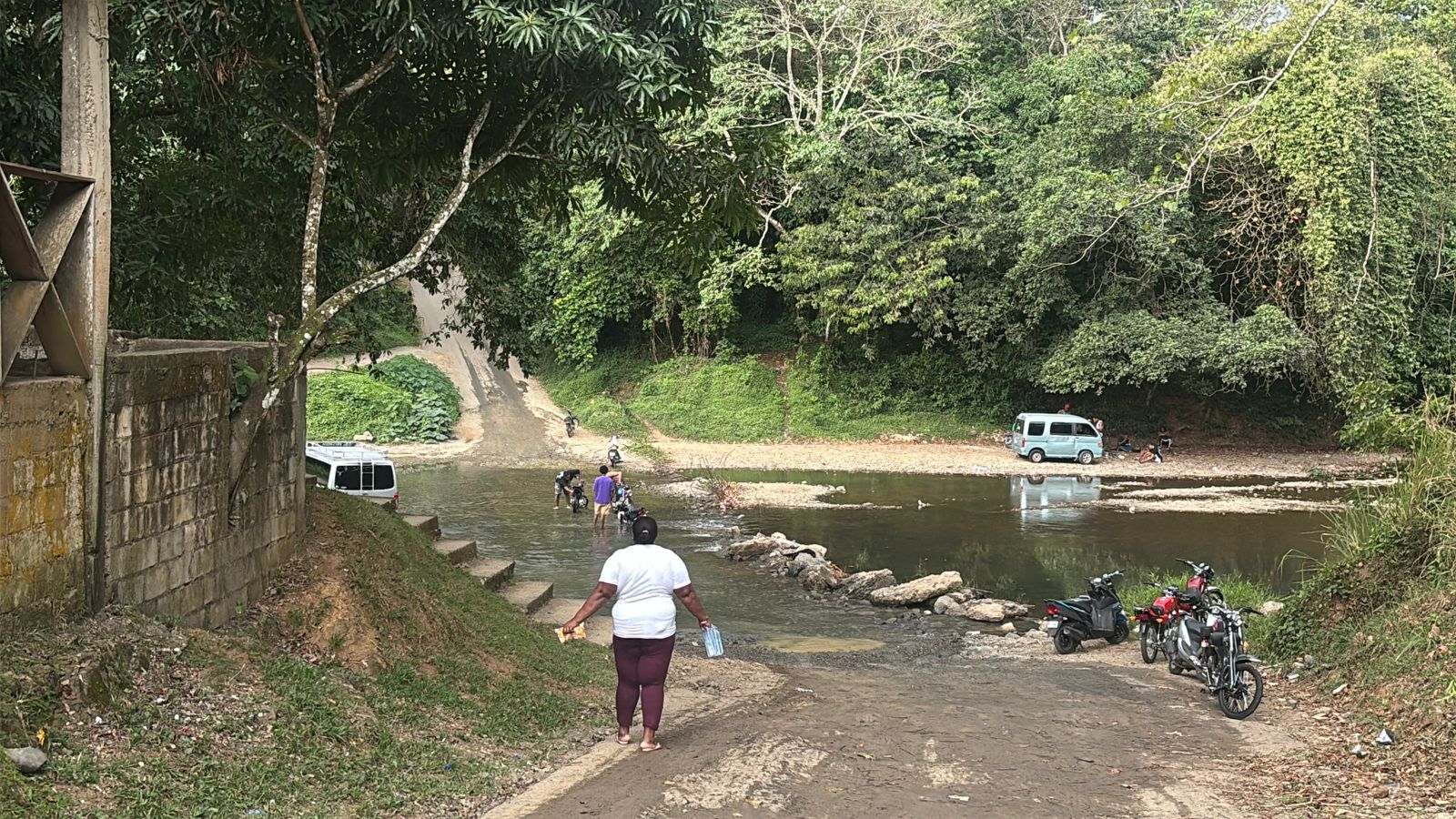 Comunidad de Mamá Tingó reclama construcción urgente de puente sobre río Guanuma