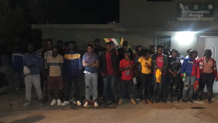 Interceptan a 32 haitianos indocumentados en zona boscosa de Montecristi
