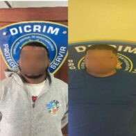 *Dos hombres fueron arrestados por violencia de género e intrafamiliar en Jarabacoa y La Vega* La Policía Nacional arrestó a dos hombres en hechos separados ocurridos en los municipios de Jarabacoa y Barranca, provincia La Vega, por presuntos casos de violencia de género e intrafamiliar, reafirmando su intervención ante este tipo de delitos. En el municipio de Jarabacoa fue arrestado el nombrado Confesor Hernández Peña, alias “Confe”, quien tenía en su contra la orden de arresto No. 0597-2025-SAUJ-00486, por presunta violación al artículo 309-2 del Código Penal Dominicano, modificado por la Ley 24-97, el cual tipifica y sanciona la violencia intrafamiliar, en perjuicio de Yonorys Mecedes Durán Hernández. Mientras que en el distrito municipal de Barranca fue arrestado en flagrante delito el nombrado José Luis Rojas López, de 33 años de edad, luego de ser señalado por su pareja como la persona que presuntamente la agredió físicamente y la amenazó de muerte, intervención realizada tras una alerta recibida a través del Sistema Nacional de Emergencias 9-1-1. Ambos detenidos serán puestos a disposición de la justicia.