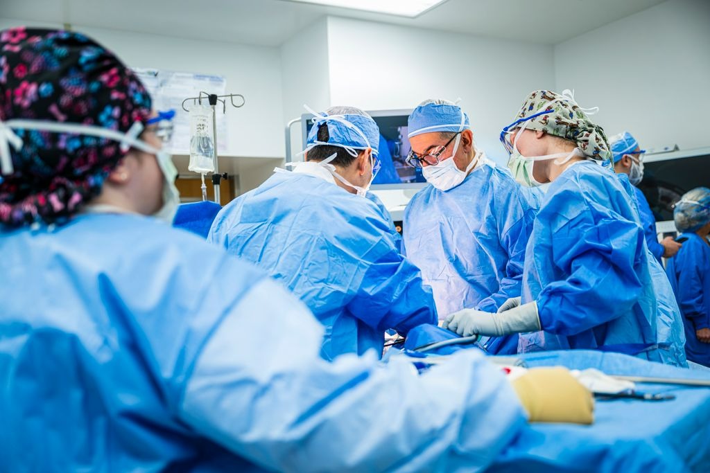 Cleveland Clinic, primer hospital en EEUU en realizar cirugía prostática asistida por robot con sistema aprobado por la FDA
