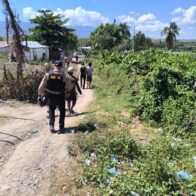 Arrestan hombre con cientos de gramos de drogas y dos armas de fuego