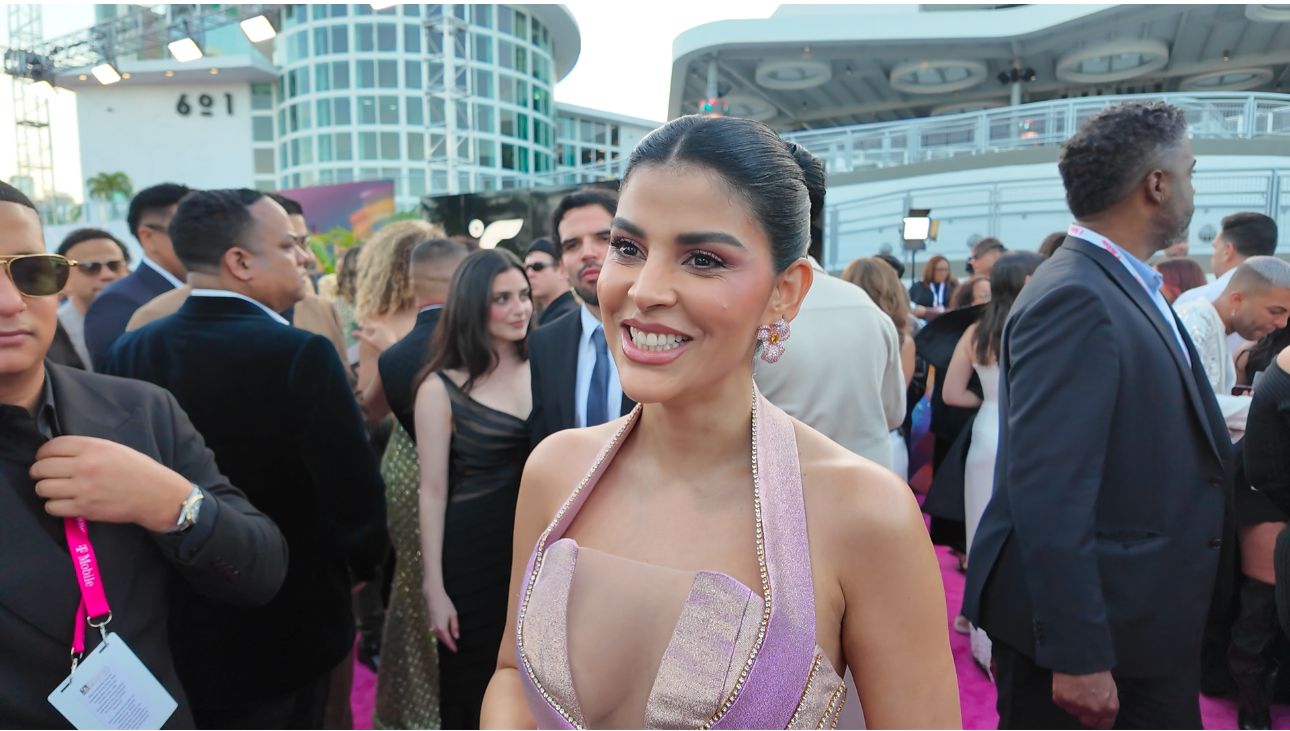 Tania Medina confirma su soltería en Premio Lo Nuestro: “Estoy soltera y feliz”