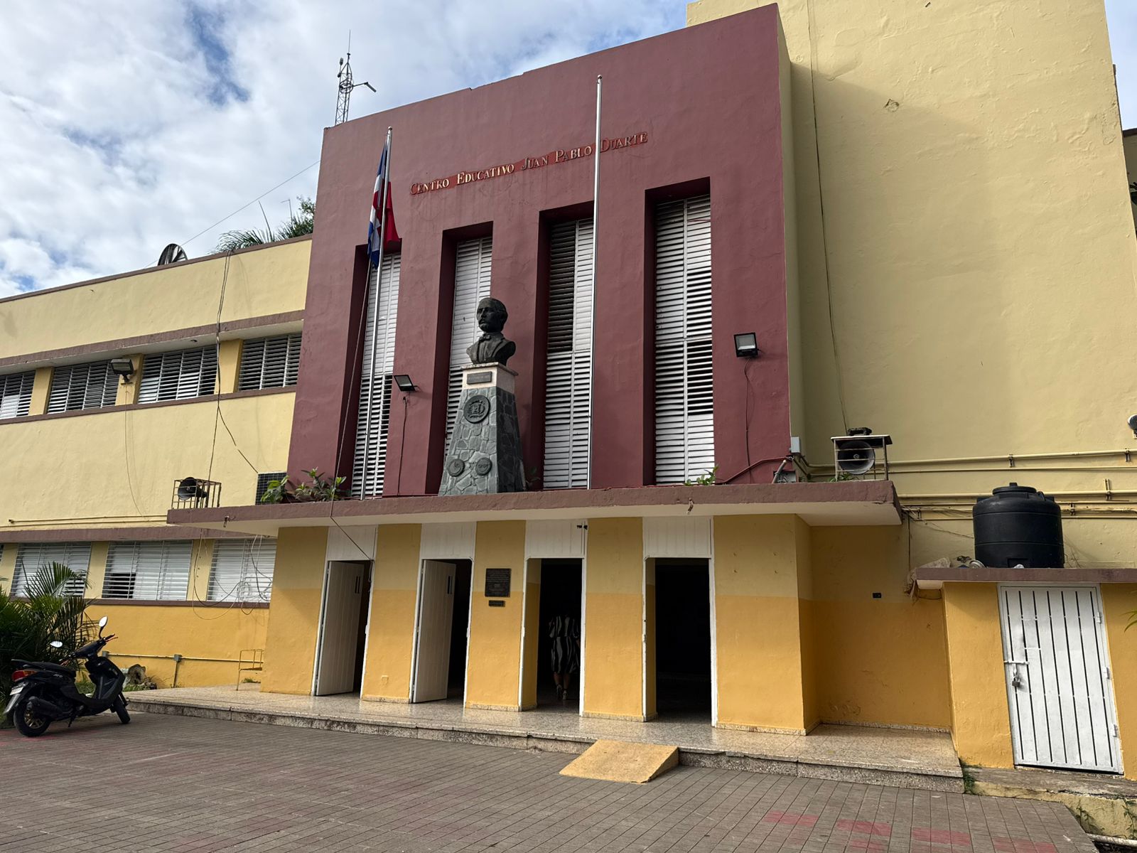 Seccional ADP y director de liceo se reúnen para buscar soluciones tras agresión a maestro en Villa Juana