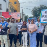 Familiares marchan en Santiago para exigir justicia por asesinato de joven en asalto