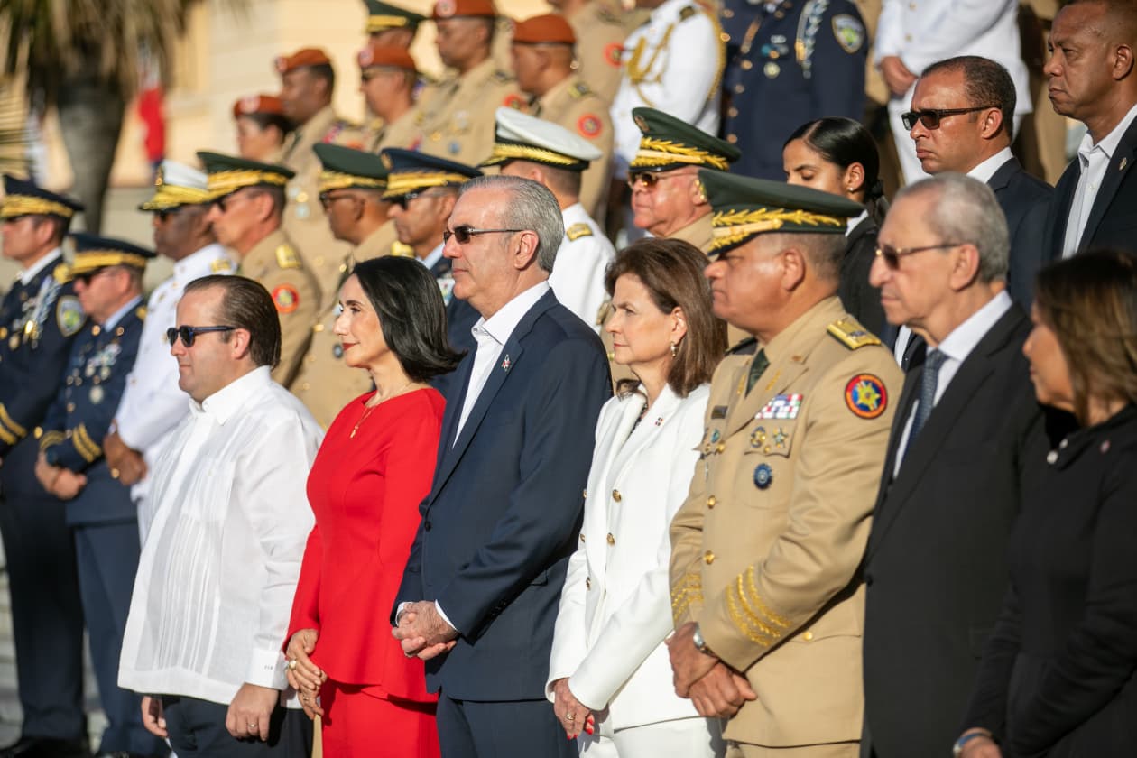 Abinader encabeza solemne acto con motivo del Día de la Bandera Nacional