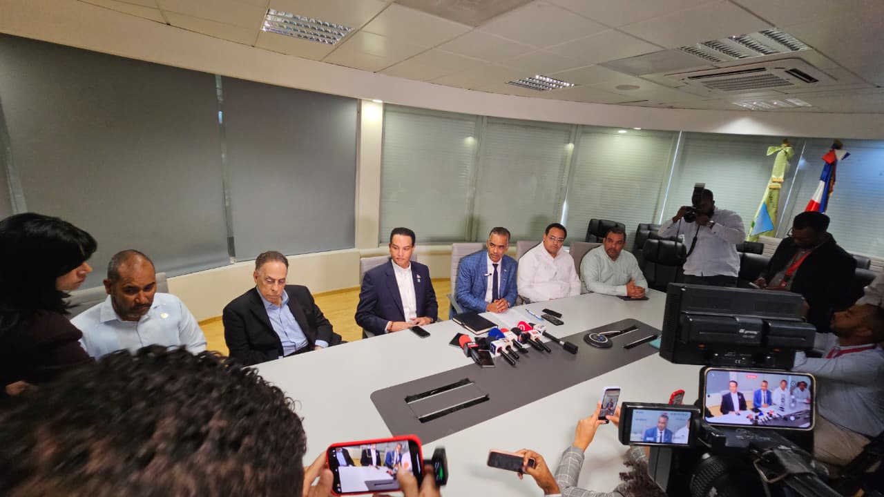 30 % del sistema eléctrico ya está en funcionamiento en medio del apagón nacional