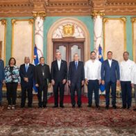 Presidente Abinader juramenta a los miembros que integran el Comité Gestor del Jardín Botánico de San Juan de la Maguana
