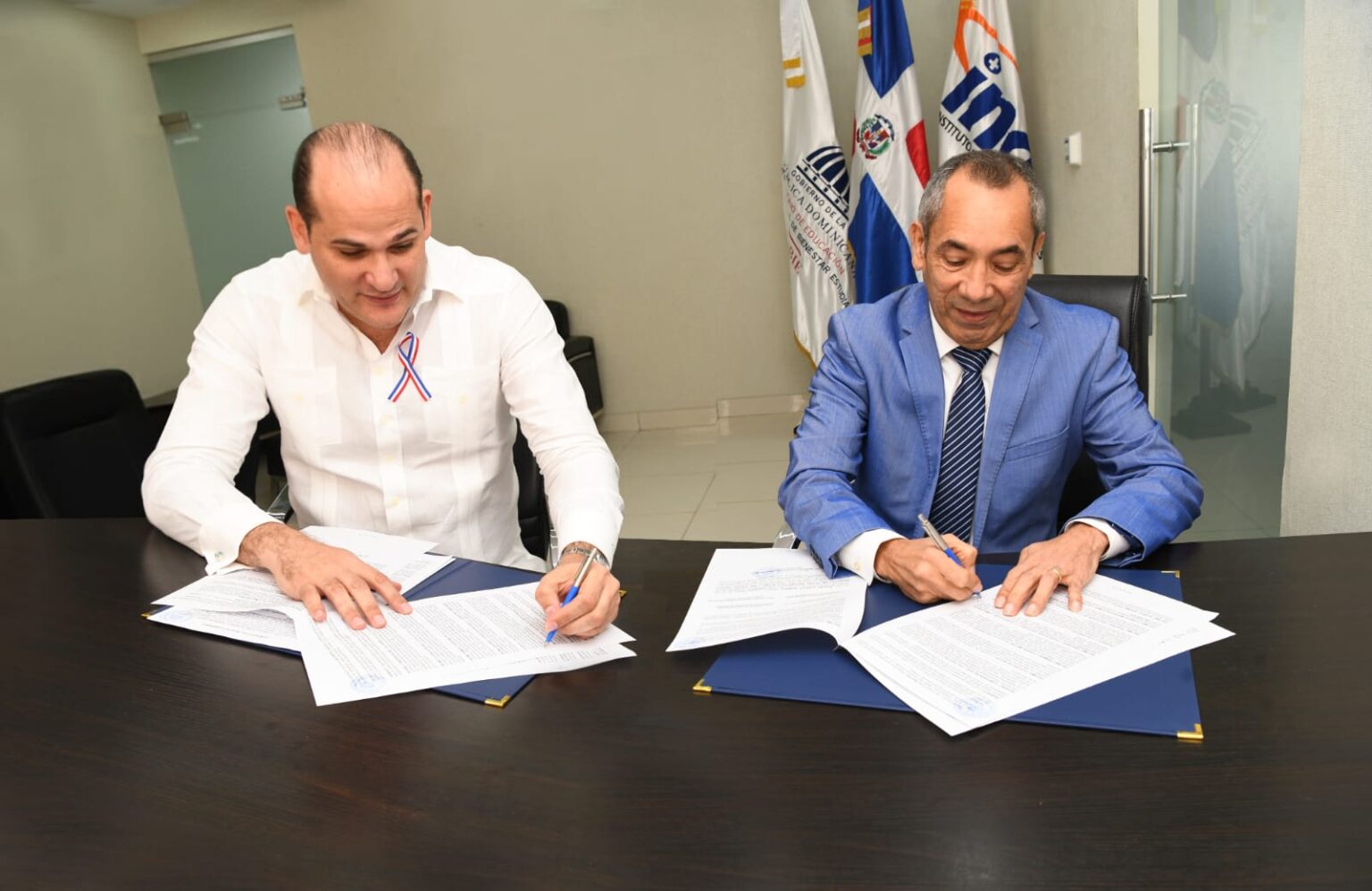 INAVI e INABIE firman acuerdo en beneficio de colaboradores