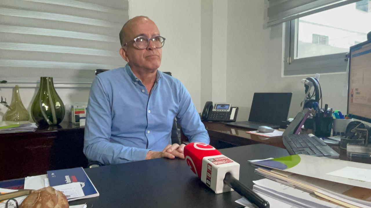 Director ejecutivo de la Cámara de Comercio de Santiago exige consecuencias tras apagón general que trastornó la economía