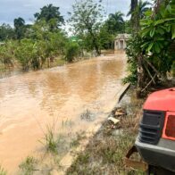 Fuertes lluvias provocan inundaciones y comunidades incomunicadas en Las Gordas, Nagua