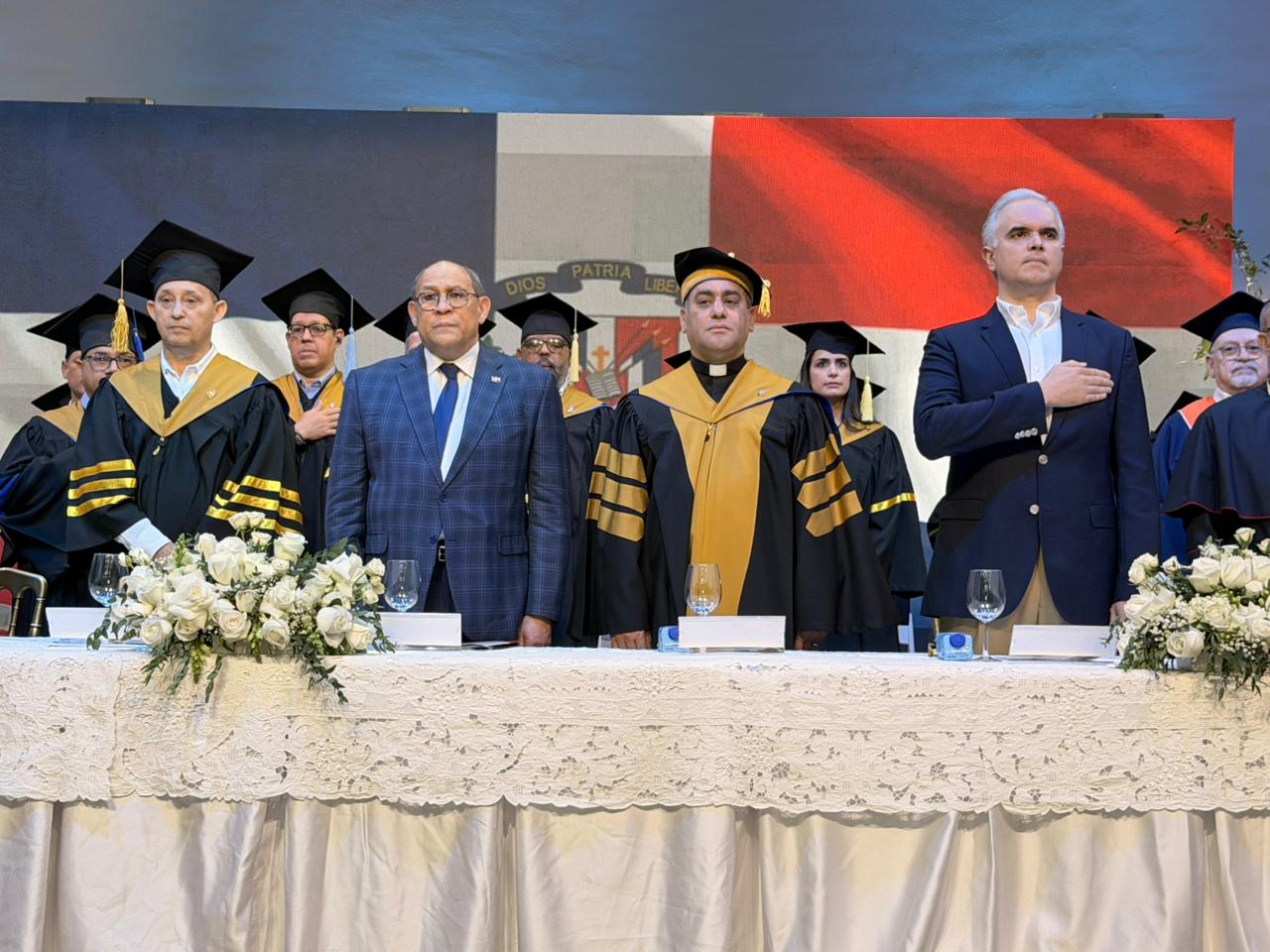 Ministro del MESCyT sugiere doctores en Educación Superior se integren al nivel preuniversitario