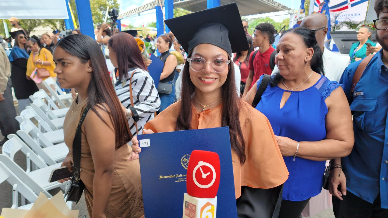Megan Peralta se gradúa Summa Cum Laude con índice de 95.9 en la UASD