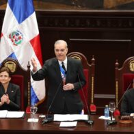 “Sin educación no hay nación”, destaca Abinader al reconocer a estudiante en rendición de cuentas