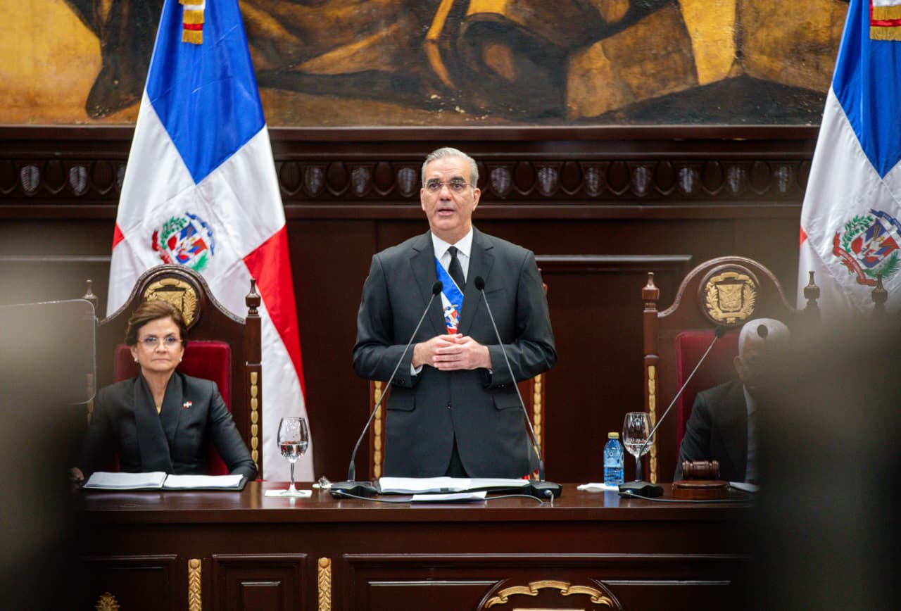 Presidente reafirma educación como eje del desarrollo y anuncia reforma para transformar el sistema educativo
