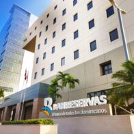 Luis Abinader destaca que más de un millón de dominicanos se bancarizaron en 2025 a través de Banreservas