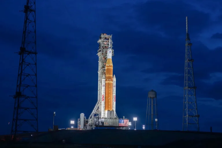 NASA regresará el cohete y la nave espacial de Artemis II al hangar para una reparación