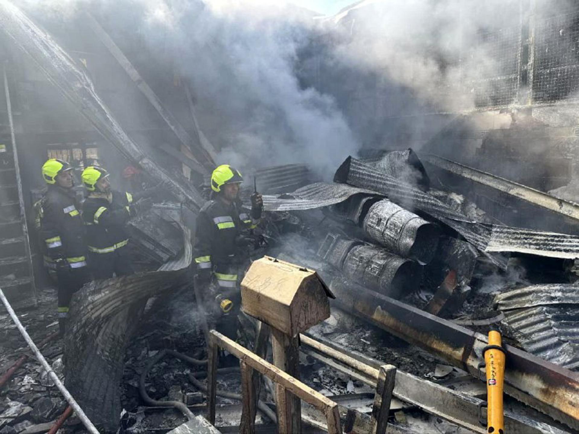 Mueren cuatro personas en un accidente de un helicóptero militar en un mercado en Irán