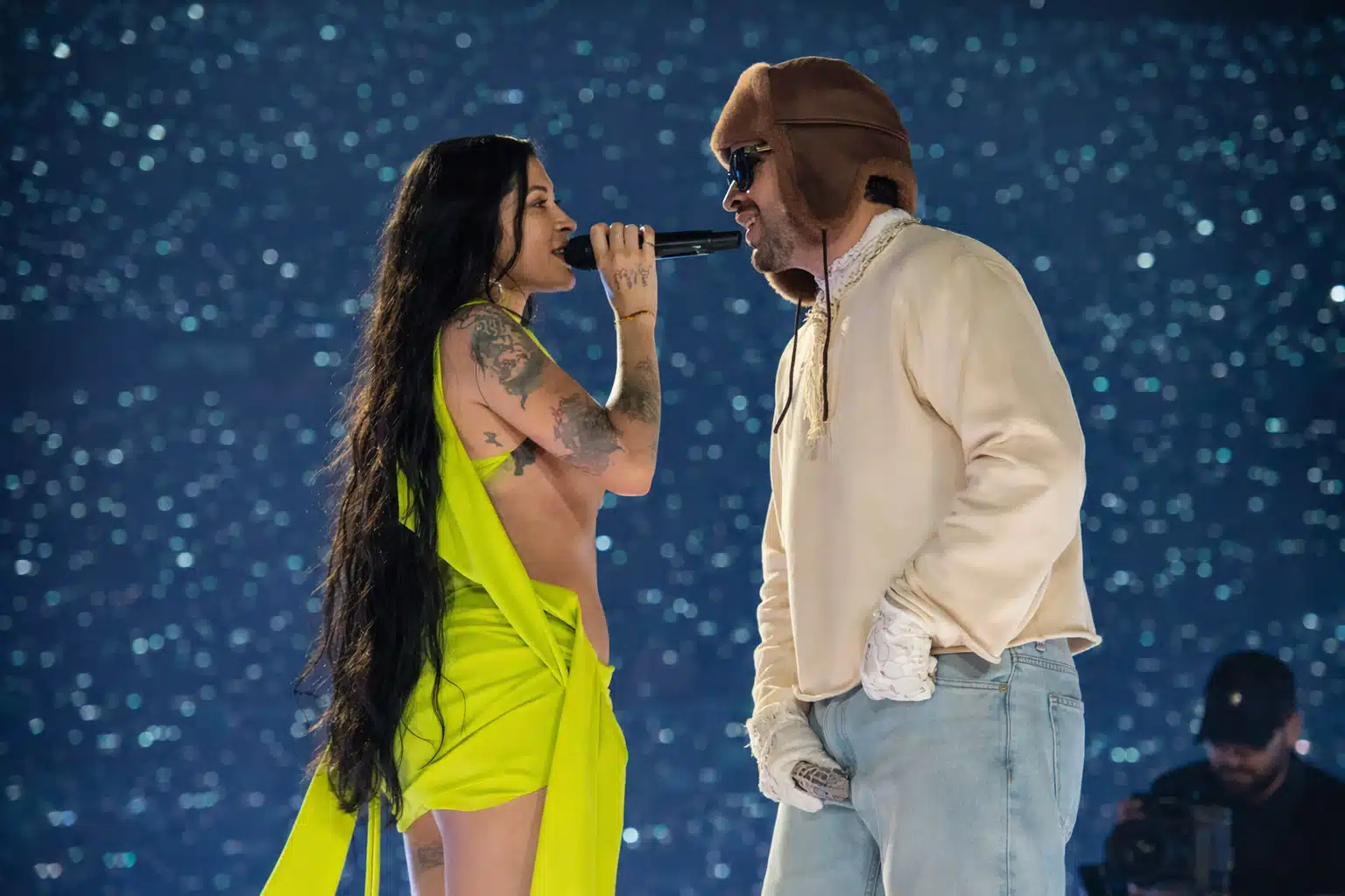 Ángela Aguilar deja de seguir a Bad Bunny tras aparición de Cazzu en concierto en Argentina