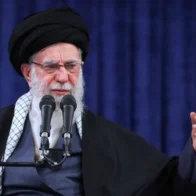 Irán dice que cerró temporalmente el Estrecho de Ormuz mientras mantiene más conversaciones indirectas con Estados Unidos