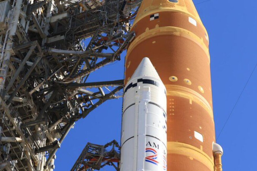 La NASA comienza el traslado y desmontaje del cohete de Artemis II tras nuevo aplazamiento