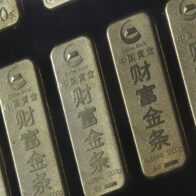 El oro y la plata amortiguan el desplome inicial con caídas del entorno al 3 %