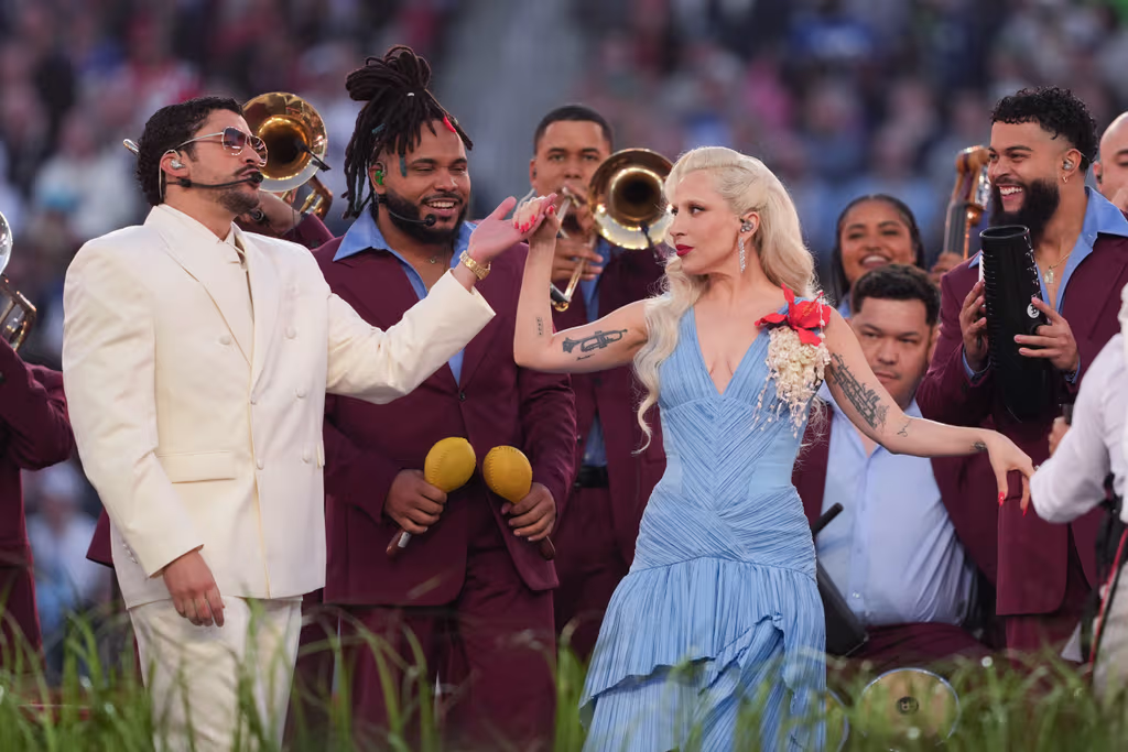 Lady Gaga desbordó sabor latino junto a Bad Bunny en el Super Bowl