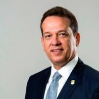 Abinader envía al ministro Bisonó a Santiago ante retrasos en obra de cableado subterráneo en la calle Del Sol