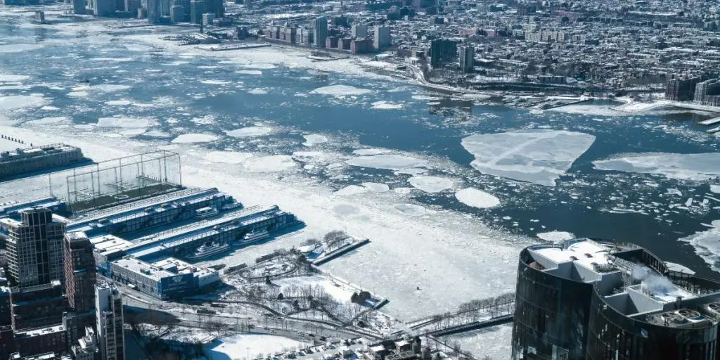 Confirman 18 muertes en Nueva York por ola de frío extremo; autoridades refuerzan medidas de emergencia