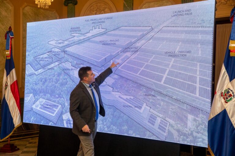 Gobierno presenta proyecto de puerto espacial en Pedernales