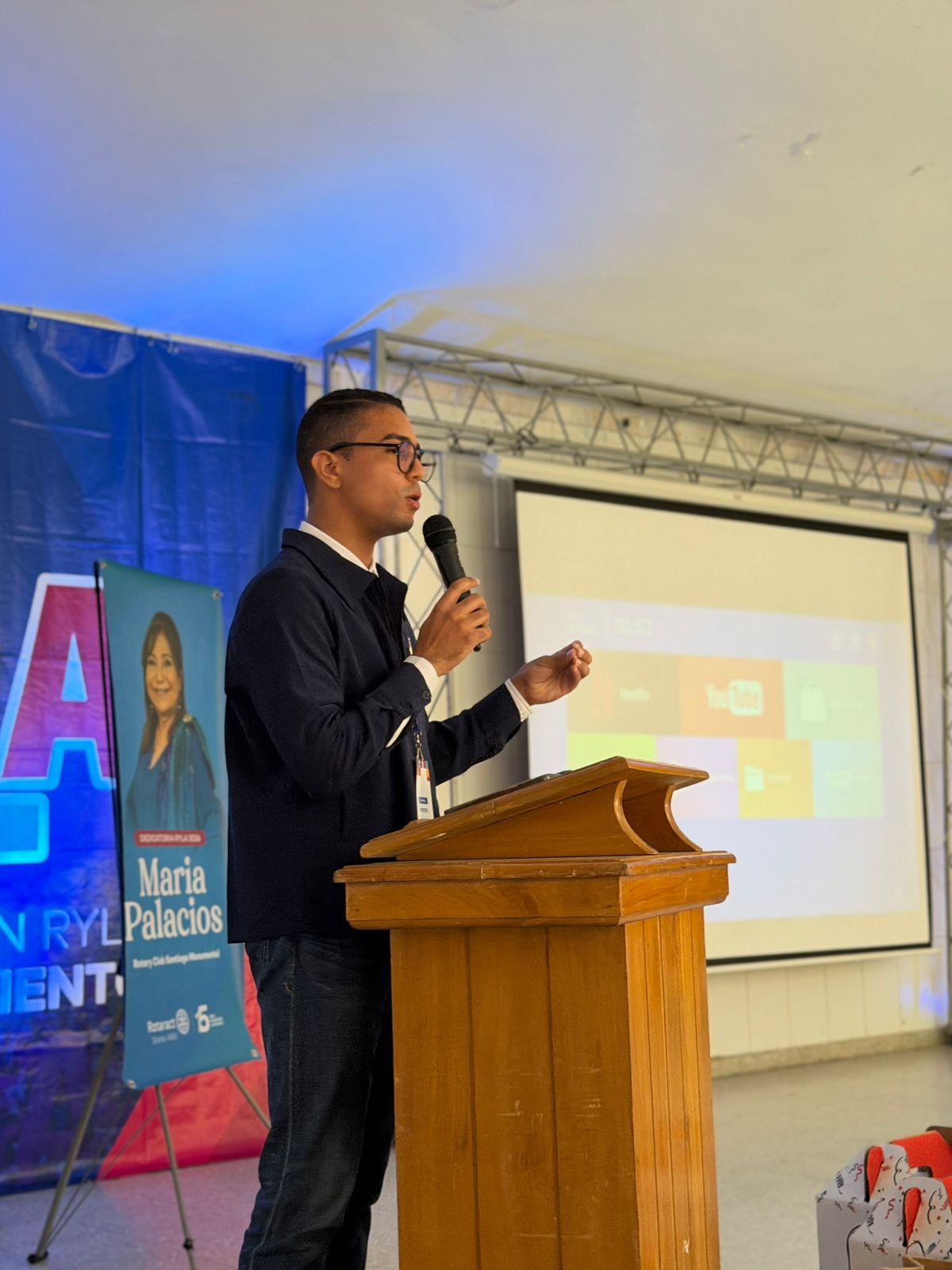 Alerta sobre vulnerabilidad infantil centra charla en seminario juvenil RYLA en Jarabacoa