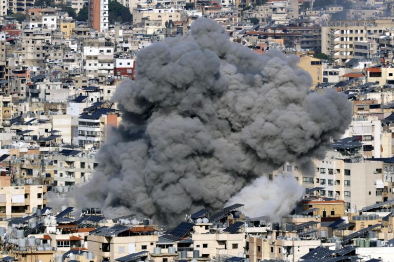 Seis muertos en un ataque de Israel a un edificio residencial en el este de Líbano