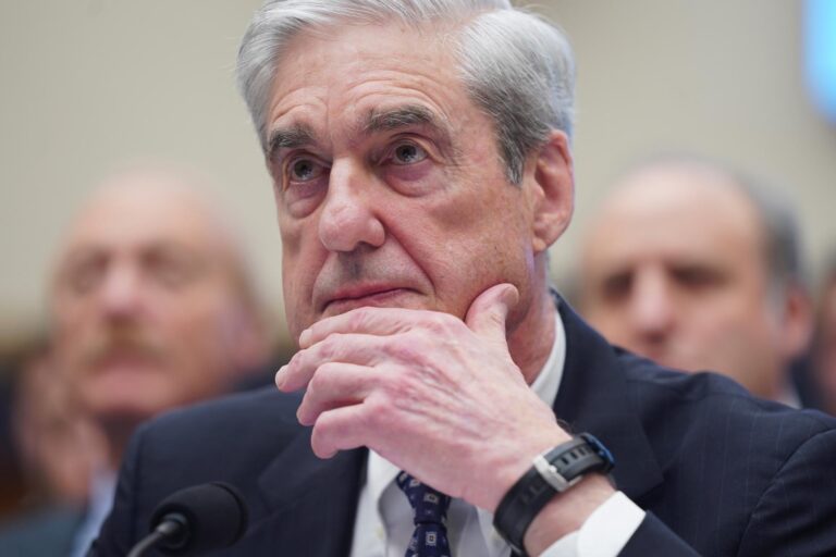 Muere Robert Mueller, exdirector del FBI que investigó a Trump por la supuesta trama rusa
