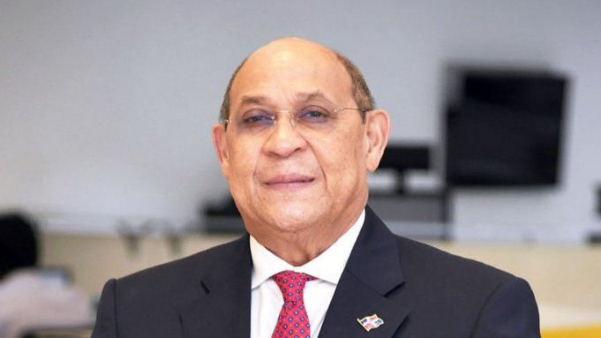 MESCyT anuncia más de 4,000 becas y propone una transformación integral del sistema educativo dominicano