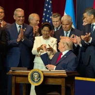 Trump dice ante algunos mandatarios latinoamericanos: "No voy a aprender su maldito idioma"