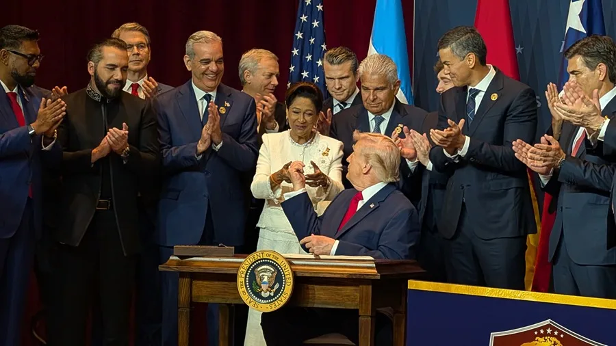 Trump dice ante algunos mandatarios latinoamericanos: "No voy a aprender su maldito idioma"