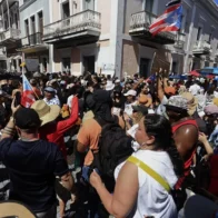 Miles protestan en Puerto Rico contra proyecto turístico-residencial en la costa suroeste