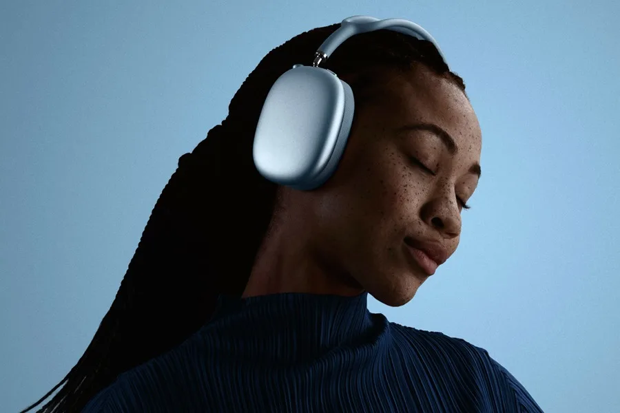 Apple lanza los AirPods Max 2 con traducción en vivo y una cancelación de ruido mejorada