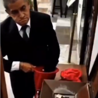 Captan a presunto colaborador robando limosna en la Catedral de Tehuacán de Puebla, México
