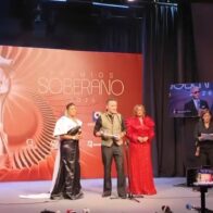 Fonseca recibe Soberano especial y reafirma su conexión con la música dominicana