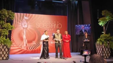 Fonseca recibe Soberano especial y reafirma su conexión con la música dominicana