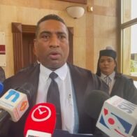 Jueza aplaza para el miércoles coerción contra implicados en ataque con bisturí a agente de la Digesett en Aeropuerto del Cibao