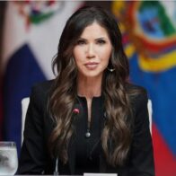 Kristi Noem realiza visita sorpresa a RD y se reúne con Abinader en Punta Cana