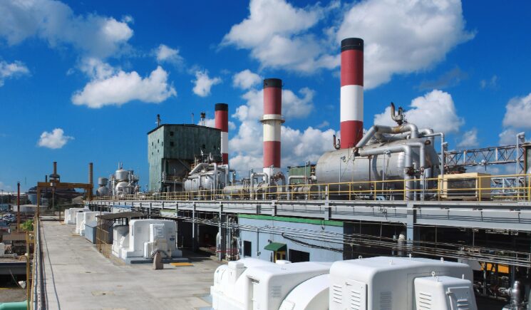 Generadora Haina TG, produce energía a base fuel oil.